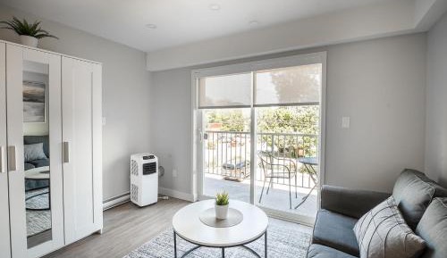 Studio with Balcony