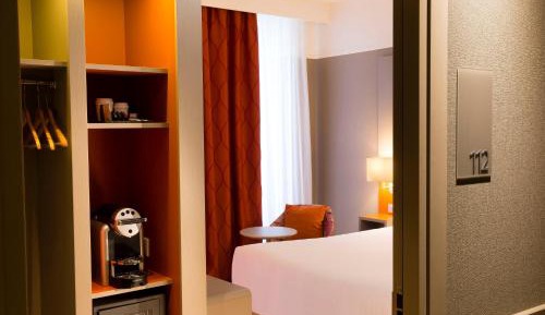 Superior Double Room with Garden and Swimming Pool View