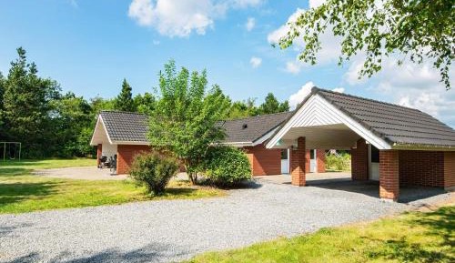 Four-Bedroom Holiday Home