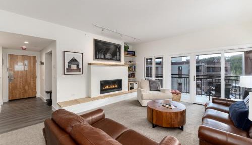 Three-Bedroom Premium Apartment with Resort View