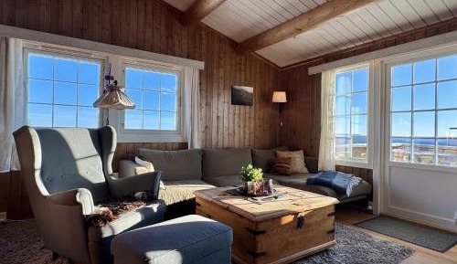 Three-Bedroom Holiday Home 