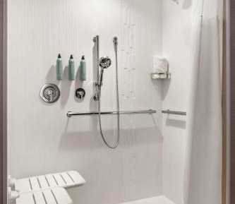 Standard King Room with Roll-in Shower - Mobility Accessible