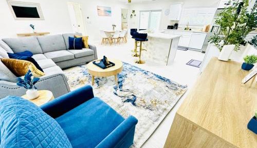 Three-Bedroom Holiday Home 