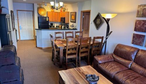 Two-Bedroom Apartment with Mountain View