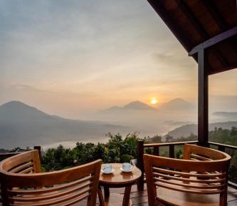 Suite with Mountain View