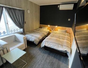 Standard Twin Room with Shared Bathroom