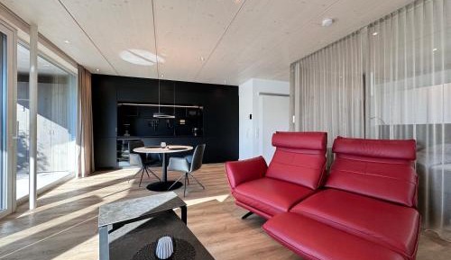 Apartment with Lake View