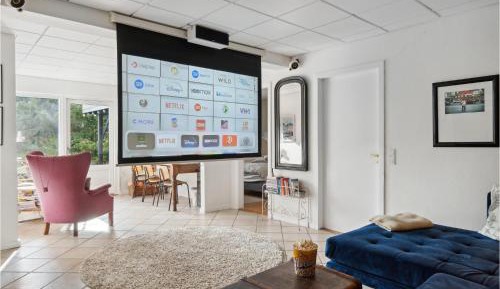 Three-Bedroom Holiday Home 