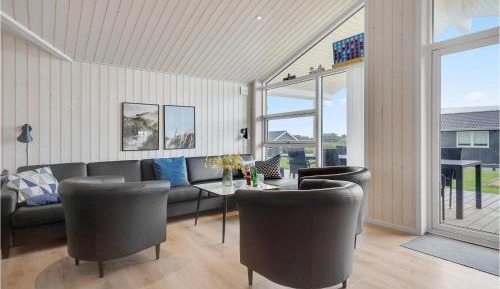 Five-Bedroom Holiday Home