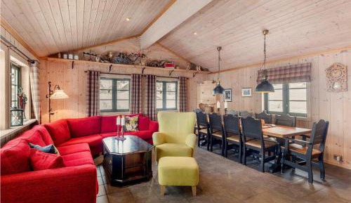Four-Bedroom Holiday Home