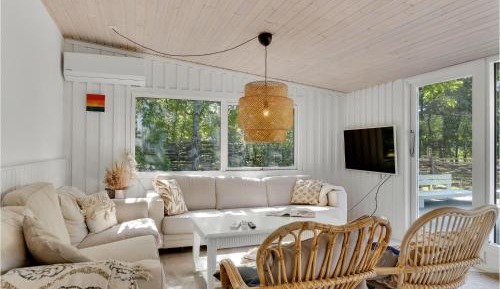 Five-Bedroom Holiday Home