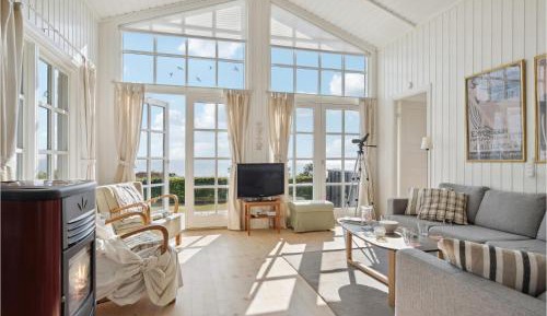 Three-Bedroom Holiday Home 