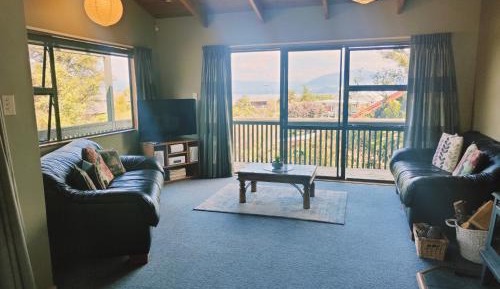 Three-Bedroom Holiday Home 