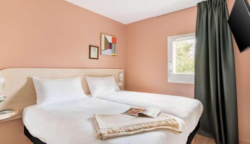Pop Twin Room
