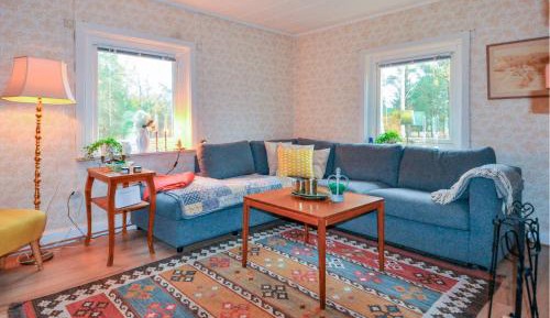 One-Bedroom Holiday Home
