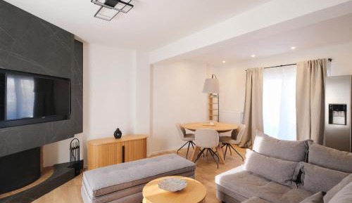 Penthouse Apartment with Acropolis View