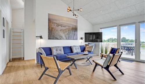Seven-Bedroom Holiday Home