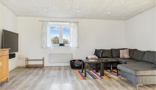 One-Bedroom Holiday Home