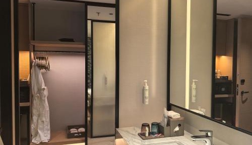 Standard King Room