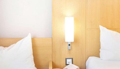 Standard Room with One Double Bed and One Single Bed