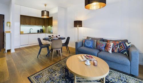 Apartment with Balcony and Parking