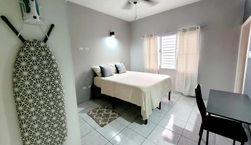 One-Bedroom Apartment with Sea View and Balcony
