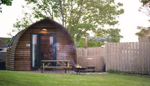Standard Cabin with Hot Tub