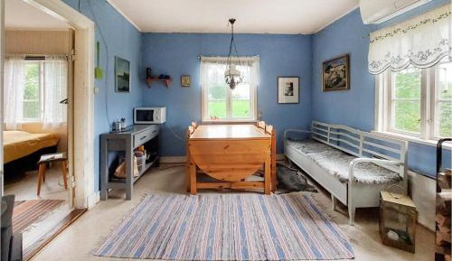 One-Bedroom Holiday Home