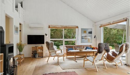 Three-Bedroom Holiday Home 