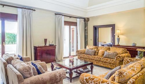Four-Bedroom Holiday Home