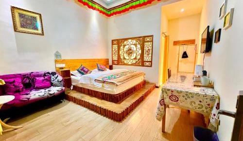 Standard Queen Room