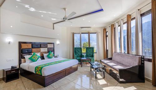 Spacious Superior Room With Mountain View 