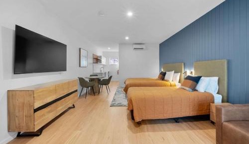 King bed + Single Bed - Non Smoking