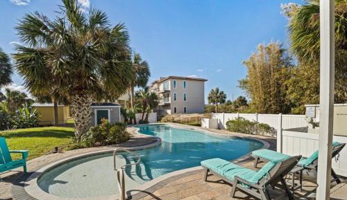 Four-Bedroom Holiday Home