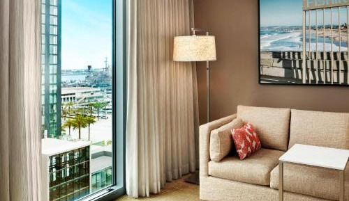 King Studio with Partial Bay View