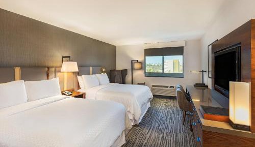 Deluxe Queen Room with Two Queen Beds