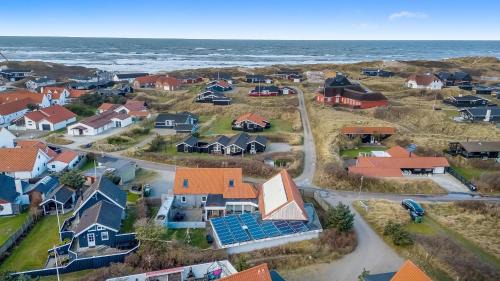 Twenty-Bedroom Holiday home