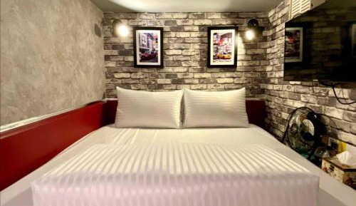 Bed in 10-Bed Mixed Dormitory Room
