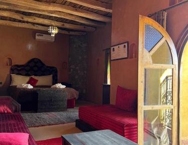 Deluxe Queen Suite
