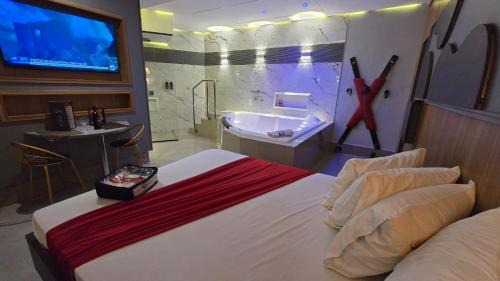 Suite with Hot Tub