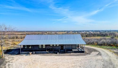 Five-Bedroom Holiday Home