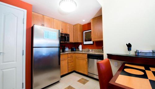 One-Bedroom King Suite