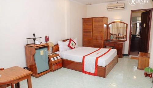 Standard Queen Room