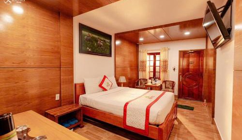 Deluxe Queen Room