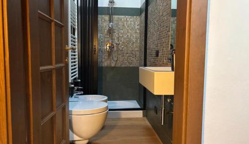 Two-Bedroom Deluxe Apartment with Balcony