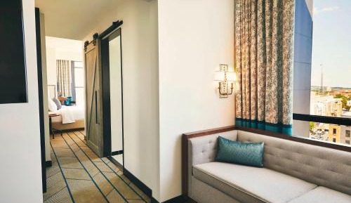 King Suite with City View
