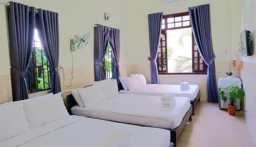 Family Room with Garden View