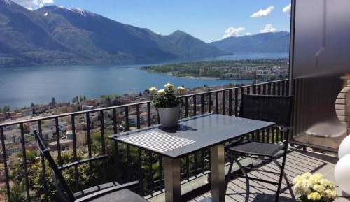 Apartment with Lake View