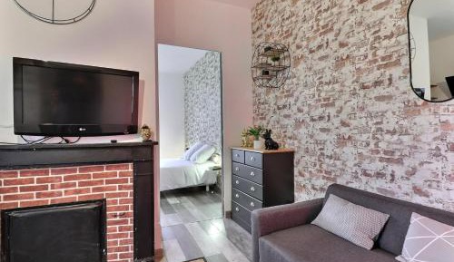 Apartment with Shower