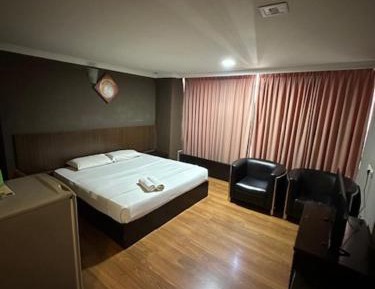 Superior King Suite